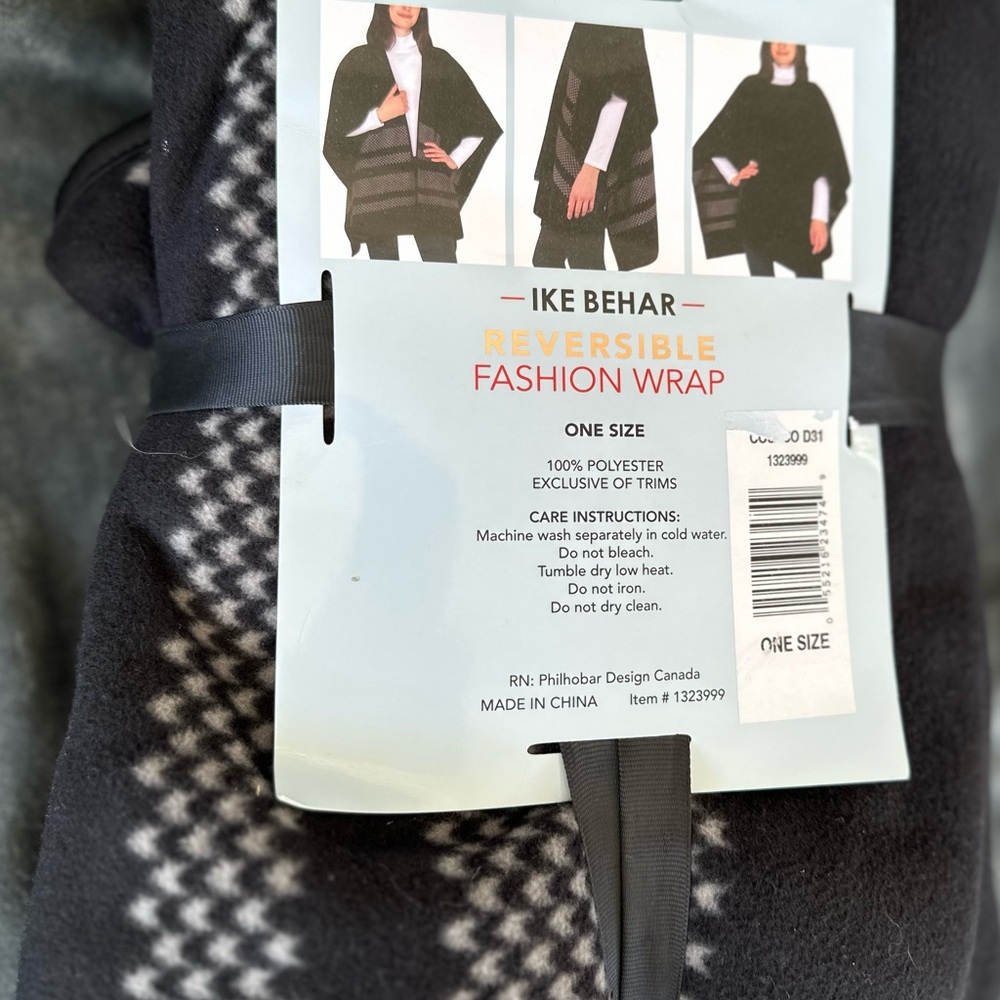 Ike Behar fleece wrap/winter shawl. New with tags.  Black reversible.